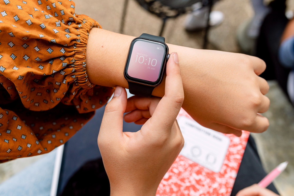 Top ceasuri smartwatch pentru femei cu stil