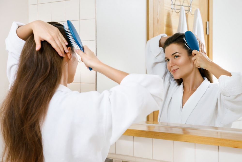8 sfaturi pentru îngrijirea părului uscat și aspru